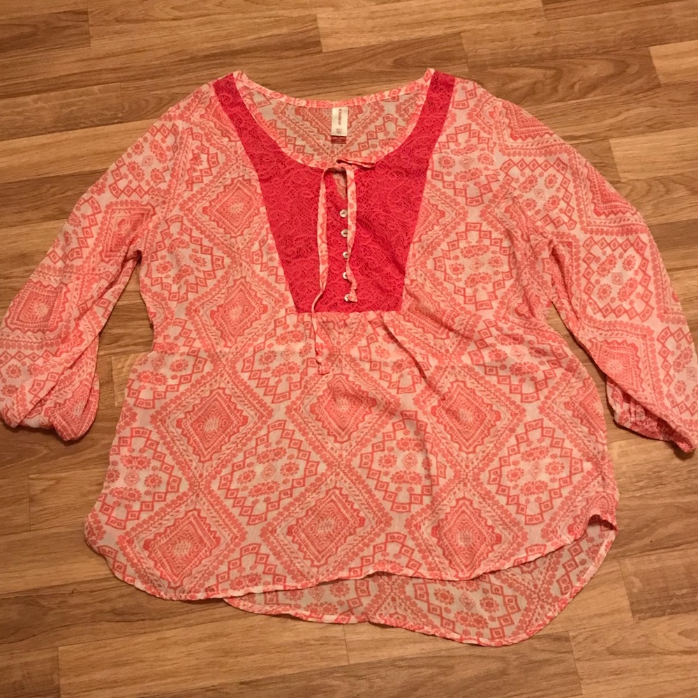 🔥EUC No Boundaries Size XXL (19) Top